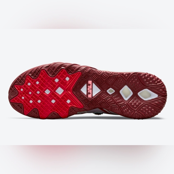 Nike LeBron 18 Low x Mimi Plange "Higher Learning" - Picture 6 of 6